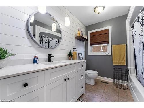 218 Colbeck Drive, Welland, ON - Indoor Photo Showing Bathroom