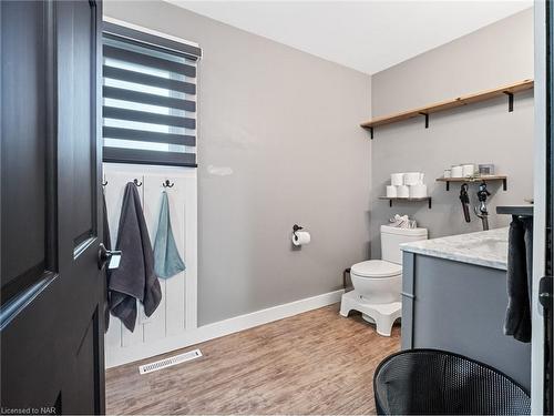 975 Elm Street, Port Colborne, ON - Indoor Photo Showing Bathroom