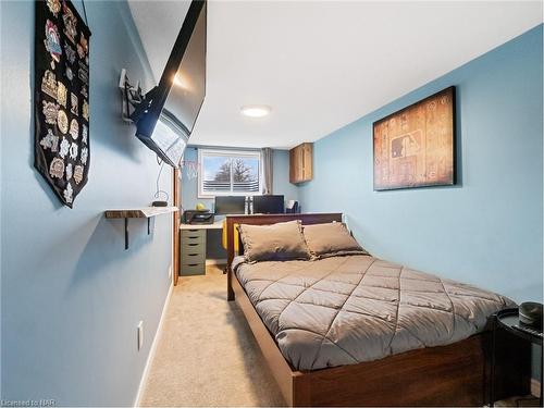 975 Elm Street, Port Colborne, ON - Indoor Photo Showing Bedroom