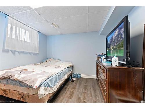 96 Bond Street S, Hamilton, ON - Indoor Photo Showing Bedroom