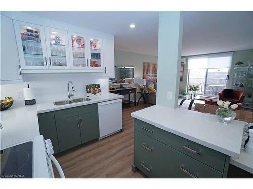 504-264 Grantham Avenue, St. Catharines, ON - Indoor Photo Showing Kitchen With Double Sink