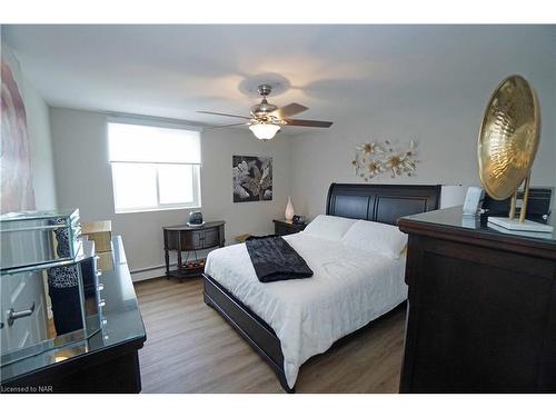 504-264 Grantham Avenue, St. Catharines, ON - Indoor Photo Showing Bedroom