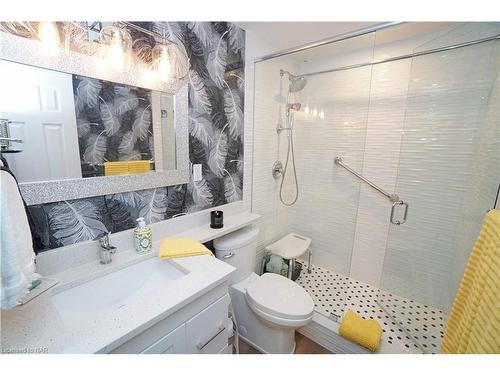 504-264 Grantham Avenue, St. Catharines, ON - Indoor Photo Showing Bathroom