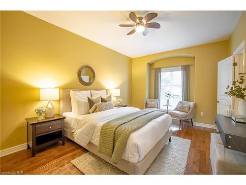 8-27 Parnell Road, St. Catharines, ON - Indoor Photo Showing Bedroom