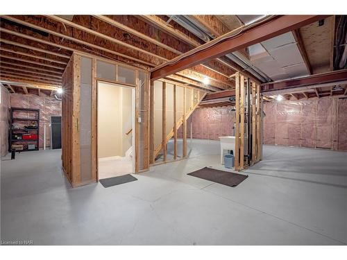8-27 Parnell Road, St. Catharines, ON - Indoor Photo Showing Basement