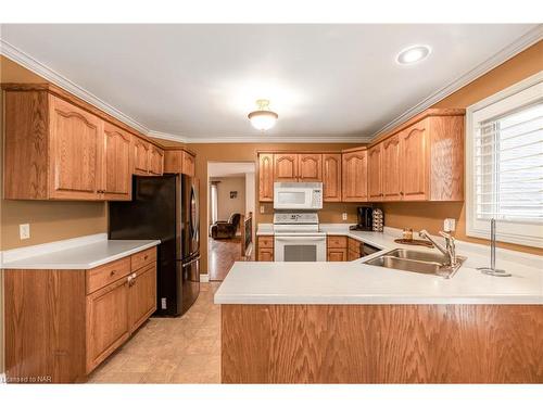46 Grapeview Drive, St. Catharines, ON - Indoor Photo Showing Kitchen With Double Sink