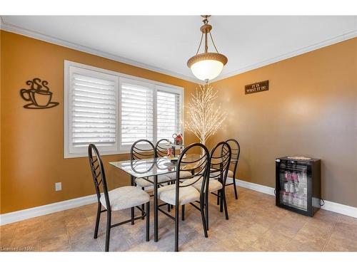 46 Grapeview Drive, St. Catharines, ON - Indoor Photo Showing Dining Room