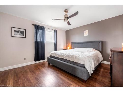 46 Grapeview Drive, St. Catharines, ON - Indoor Photo Showing Bedroom