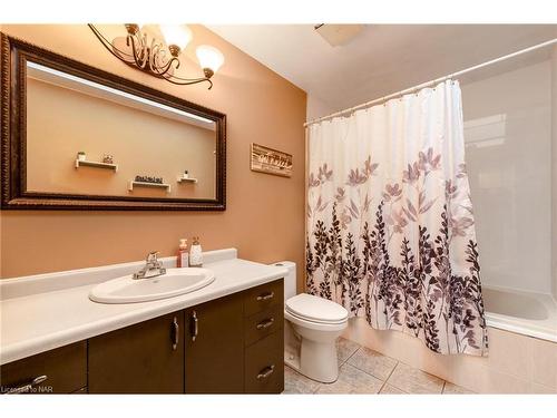 46 Grapeview Drive, St. Catharines, ON - Indoor Photo Showing Bathroom