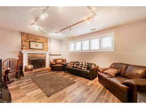 46 Grapeview Drive, St. Catharines, ON - Indoor Photo Showing Living Room With Fireplace