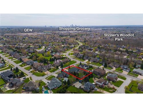 8143 Westminster Drive, Niagara Falls, ON - Outdoor With View