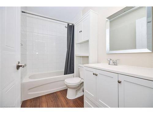 31-65 Dorchester Boulevard, St. Catharines, ON - Indoor Photo Showing Bathroom