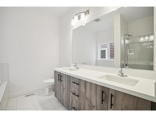 70 Beachwalk Crescent, Crystal Beach, ON - Indoor Photo Showing Bathroom