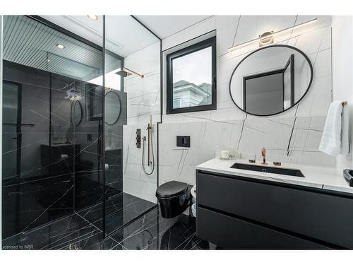 1135 Balfour Street, Fenwick, ON - Indoor Photo Showing Bathroom