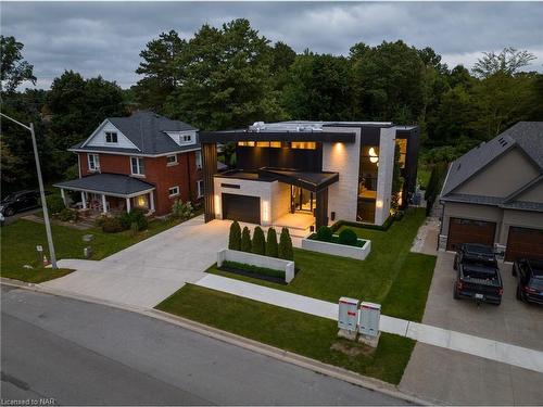 1135 Balfour Street, Fenwick, ON - Outdoor With Facade