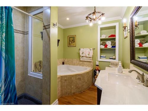 2904 Baker Road, Niagara Falls, ON - Indoor Photo Showing Bathroom
