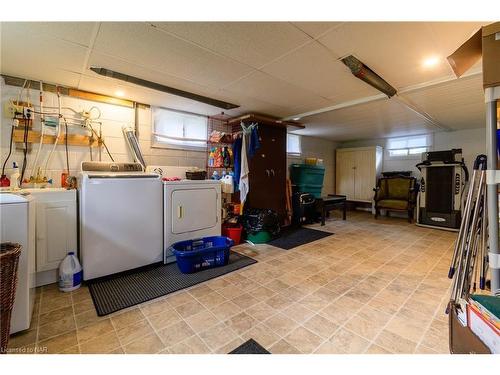 2904 Baker Road, Niagara Falls, ON - Indoor Photo Showing Laundry Room