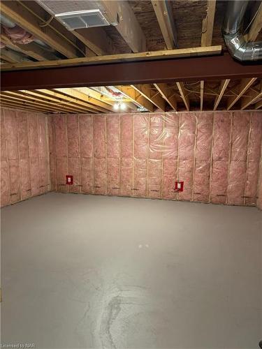 77 B Broadway Avenue, St. Catharines, ON - Indoor Photo Showing Basement