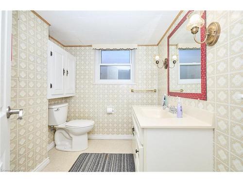 62 Glenayr Place, Welland, ON - Indoor Photo Showing Bathroom