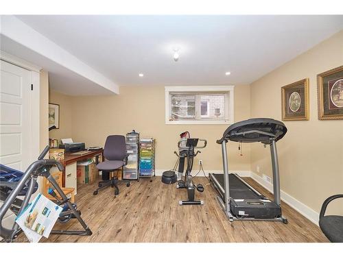 10 Tulip Tree Road, Niagara-On-The-Lake, ON - Indoor Photo Showing Gym Room