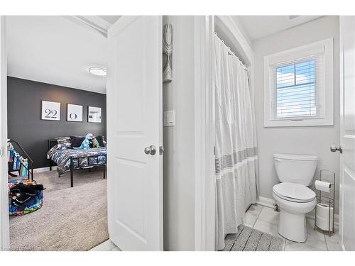 7394 Sherrilee Crescent, Niagara Falls, ON - Indoor Photo Showing Bathroom