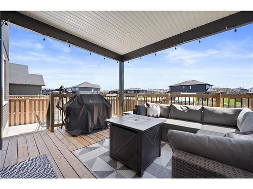 7394 Sherrilee Crescent, Niagara Falls, ON - Outdoor With Deck Patio Veranda With Exterior