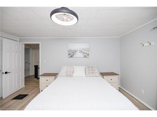 14 Pine Street, Welland, ON - Indoor Photo Showing Bedroom