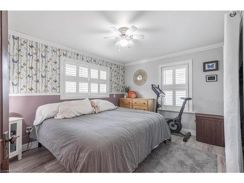4986 Willmott Street, Niagara Falls, ON - Indoor Photo Showing Bedroom