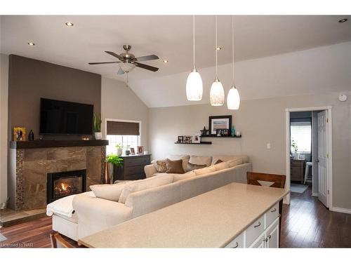 161 Nicolas Road, Fort Erie, ON - Indoor Photo Showing Living Room With Fireplace