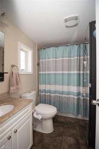161 Nicolas Road, Fort Erie, ON - Indoor Photo Showing Bathroom