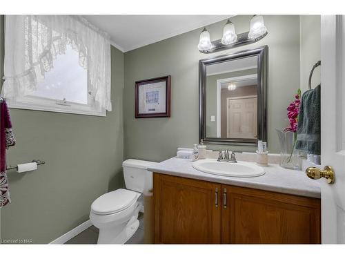 251 Alderlea Avenue, Mount Hope, ON - Indoor Photo Showing Bathroom