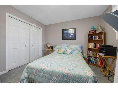 251 Alderlea Avenue, Mount Hope, ON - Indoor Photo Showing Bedroom