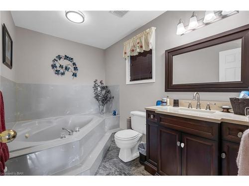 251 Alderlea Avenue, Mount Hope, ON - Indoor Photo Showing Bathroom
