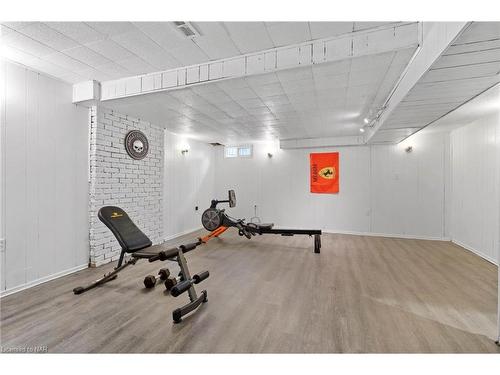 7-5815 Swayze Drive, Niagara Falls, ON - Indoor Photo Showing Gym Room