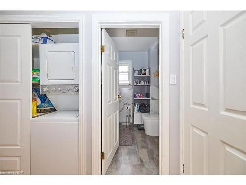 725 South Pelham Road, Welland, ON - Indoor Photo Showing Laundry Room