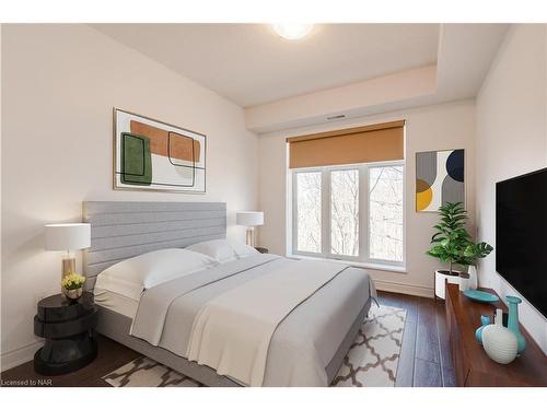 528-8111 Forest Glen Drive, Niagara Falls, ON - Indoor Photo Showing Bedroom