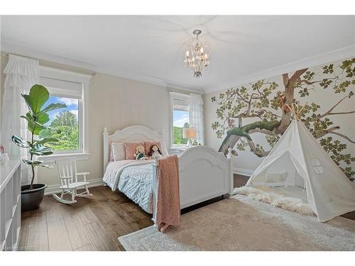 1107 Balfour Street, Fenwick, ON - Indoor Photo Showing Bedroom