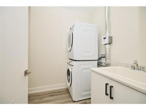 203-300B Fourth Avenue, St. Catharines, ON - Indoor Photo Showing Laundry Room