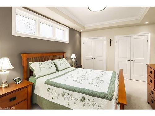 1-409 Niagara Street, St. Catharines, ON - Indoor Photo Showing Bedroom