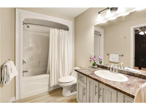 1-409 Niagara Street, St. Catharines, ON - Indoor Photo Showing Bathroom