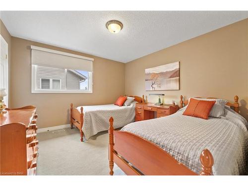 24 Farris Avenue, St. Catharines, ON - Indoor Photo Showing Bedroom