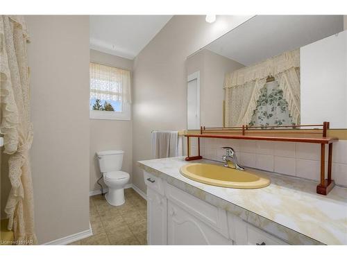 508A Niagara Street, St. Catharines, ON - Indoor Photo Showing Bathroom
