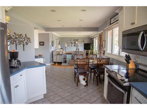 1802 Four Mile Creek Road, Niagara-On-The-Lake, ON - Indoor Photo Showing Kitchen