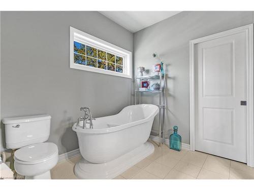 3089 Niagara River Parkway, Stevensville, ON - Indoor Photo Showing Bathroom