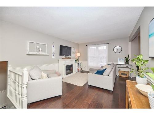 15 Northhaven Road, Welland, ON - Indoor Photo Showing Living Room With Fireplace