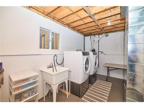 15 Northhaven Road, Welland, ON - Indoor Photo Showing Laundry Room