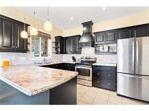 410 Jasmine Court, Fort Erie, ON - Indoor Photo Showing Kitchen With Upgraded Kitchen