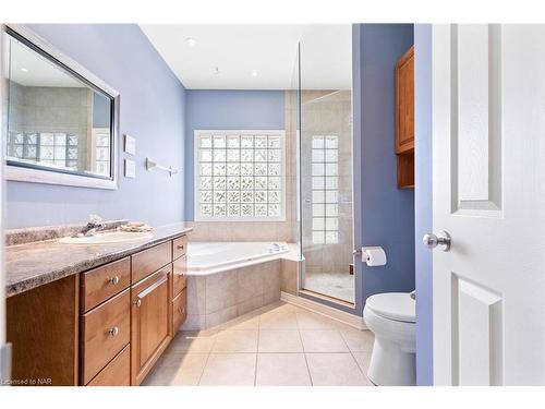 410 Jasmine Court, Fort Erie, ON - Indoor Photo Showing Bathroom
