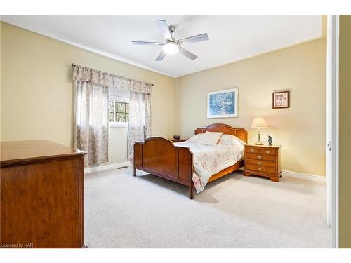 410 Jasmine Court, Fort Erie, ON - Indoor Photo Showing Bedroom
