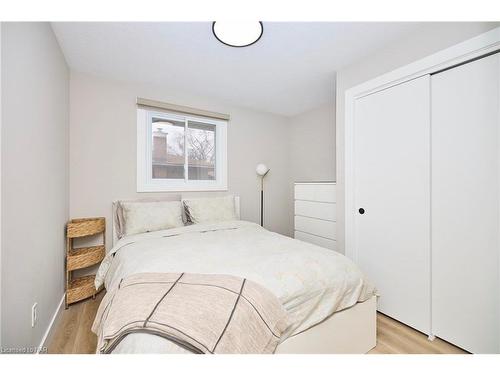 310 Main Street, St. Catharines, ON - Indoor Photo Showing Bedroom